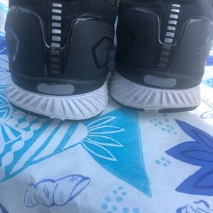 Under Armour shoes men’s 9.5